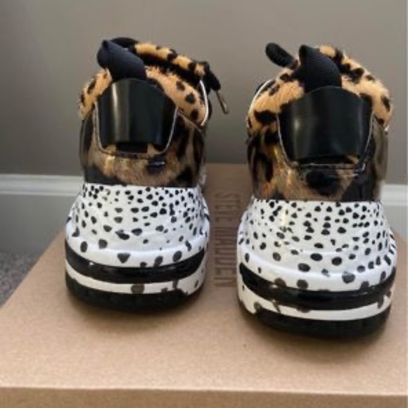 Steve Madden Sneakers - Picture 3 of 3